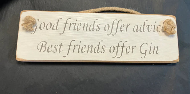 Wooden sign friends & Gin