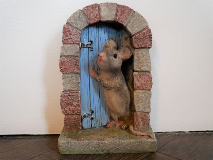 Mouse at Door Figure