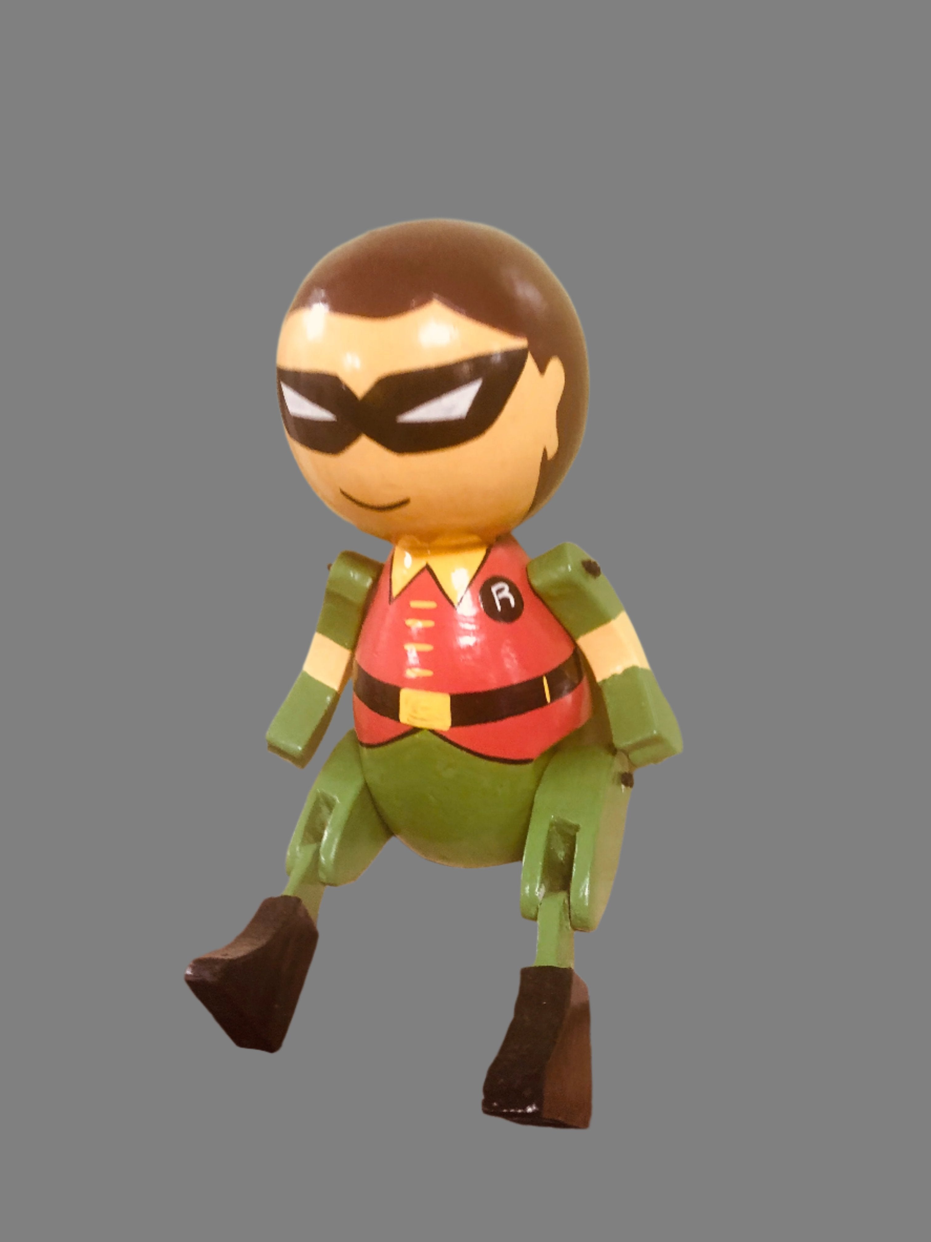 Robin wooden sculpture
