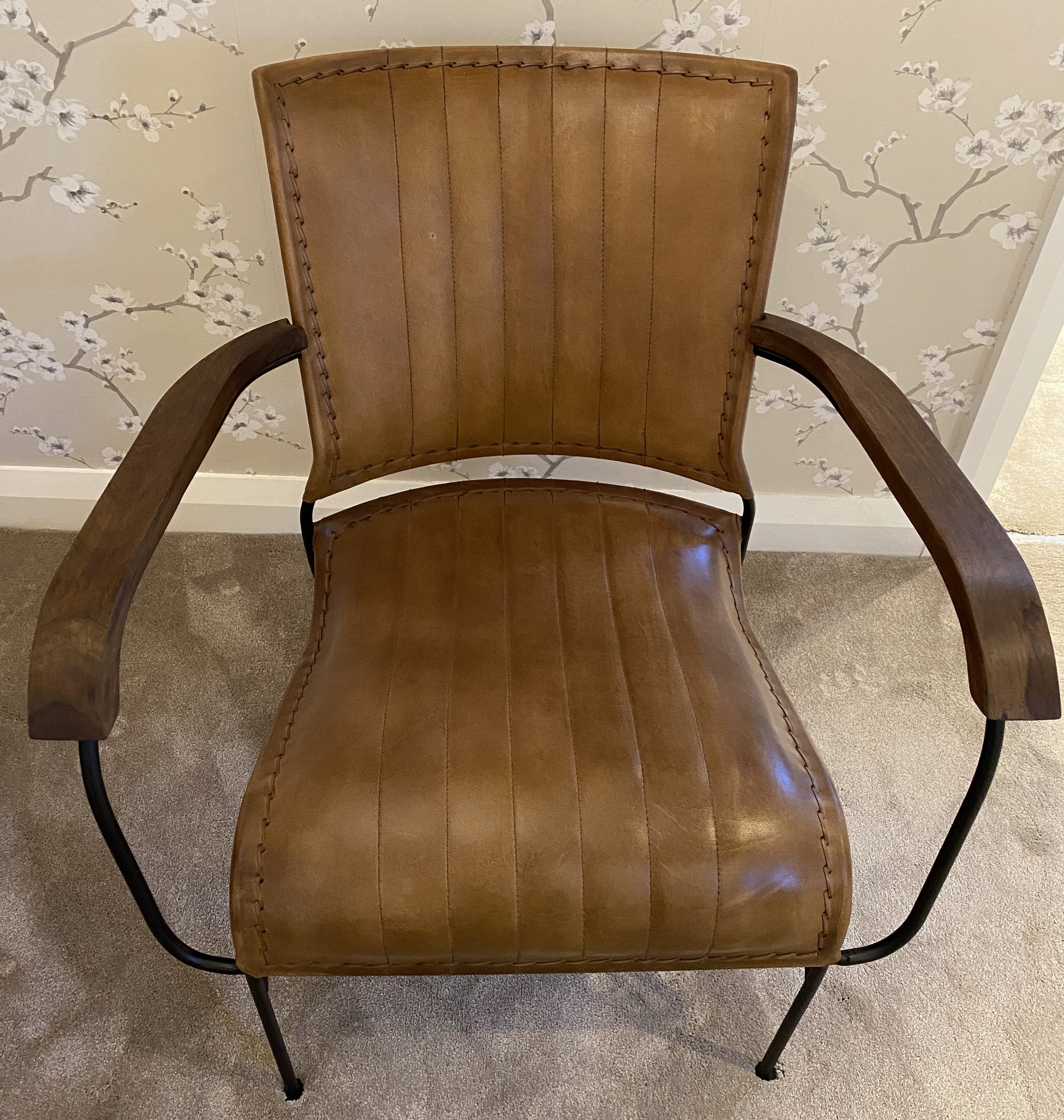 Ribbed leather chair