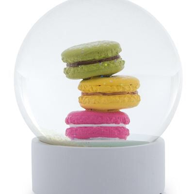 macaroon snow globe